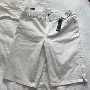Gloria Vanderbilt White shorts Size 10